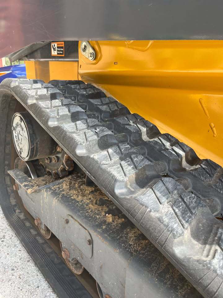 2024 John Deere 325G Image 9