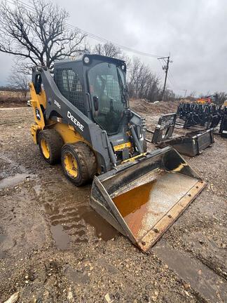 Photo of a 2023 John Deere 318G