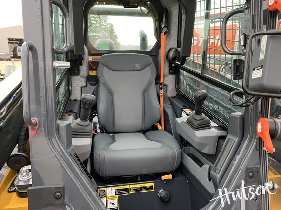 Photo of 2025 John Deere 330 P