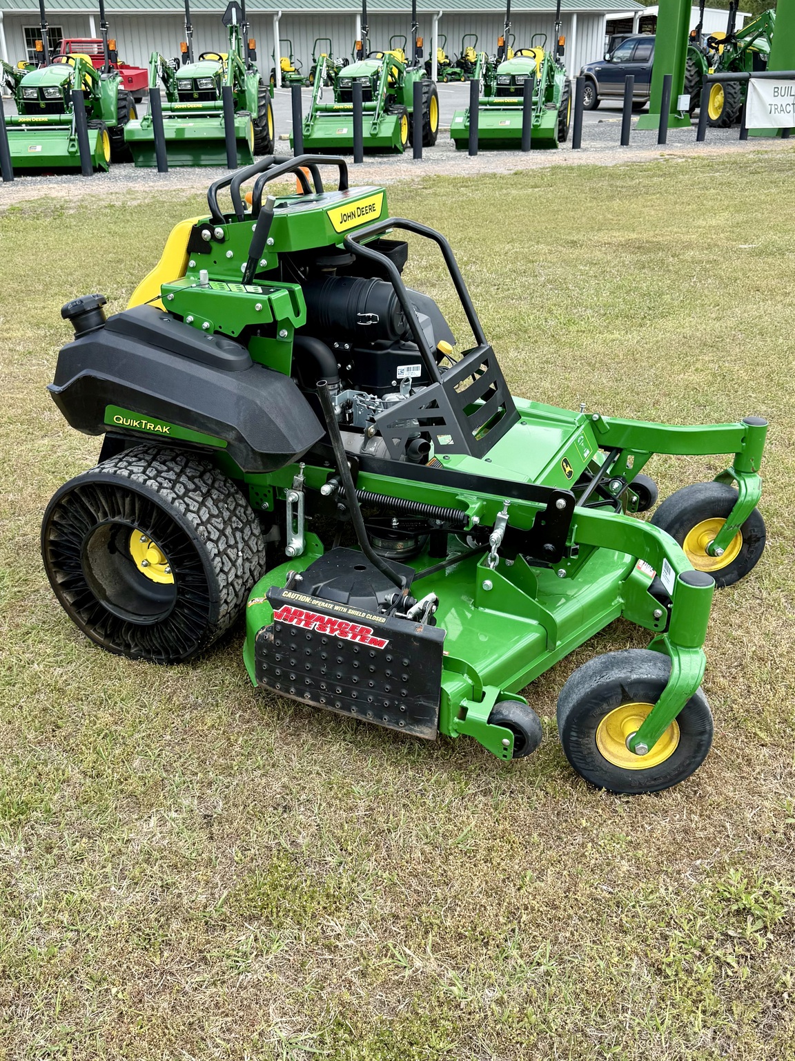 2025 John Deere Q820M