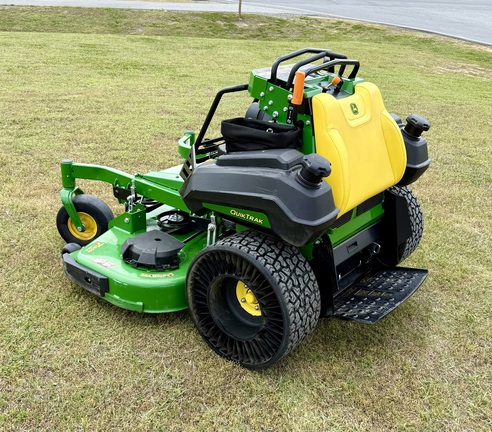 2025 John Deere Q820M