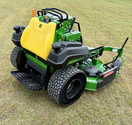 2025 John Deere Q820M