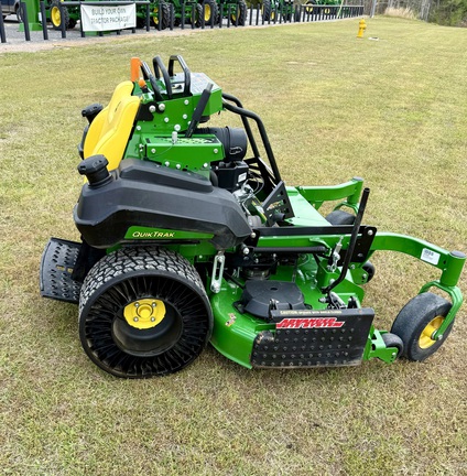 2025 John Deere Q820M