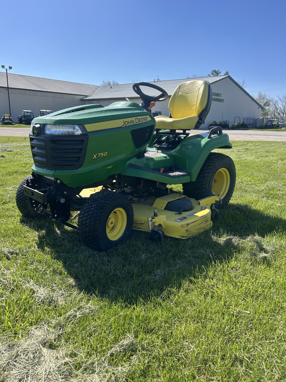 2012 John Deere X750 Image 1