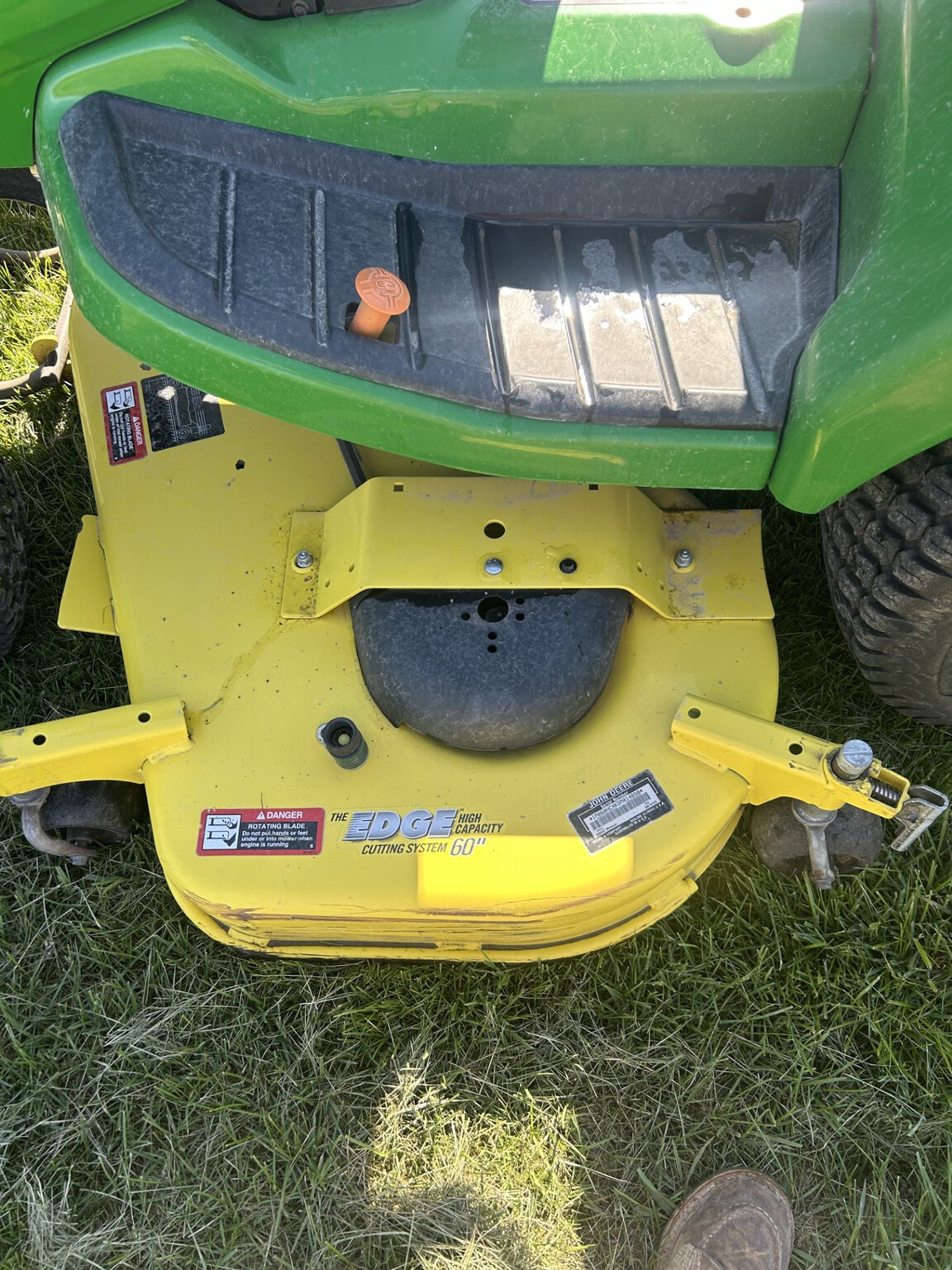 2012 John Deere X750 Image 4