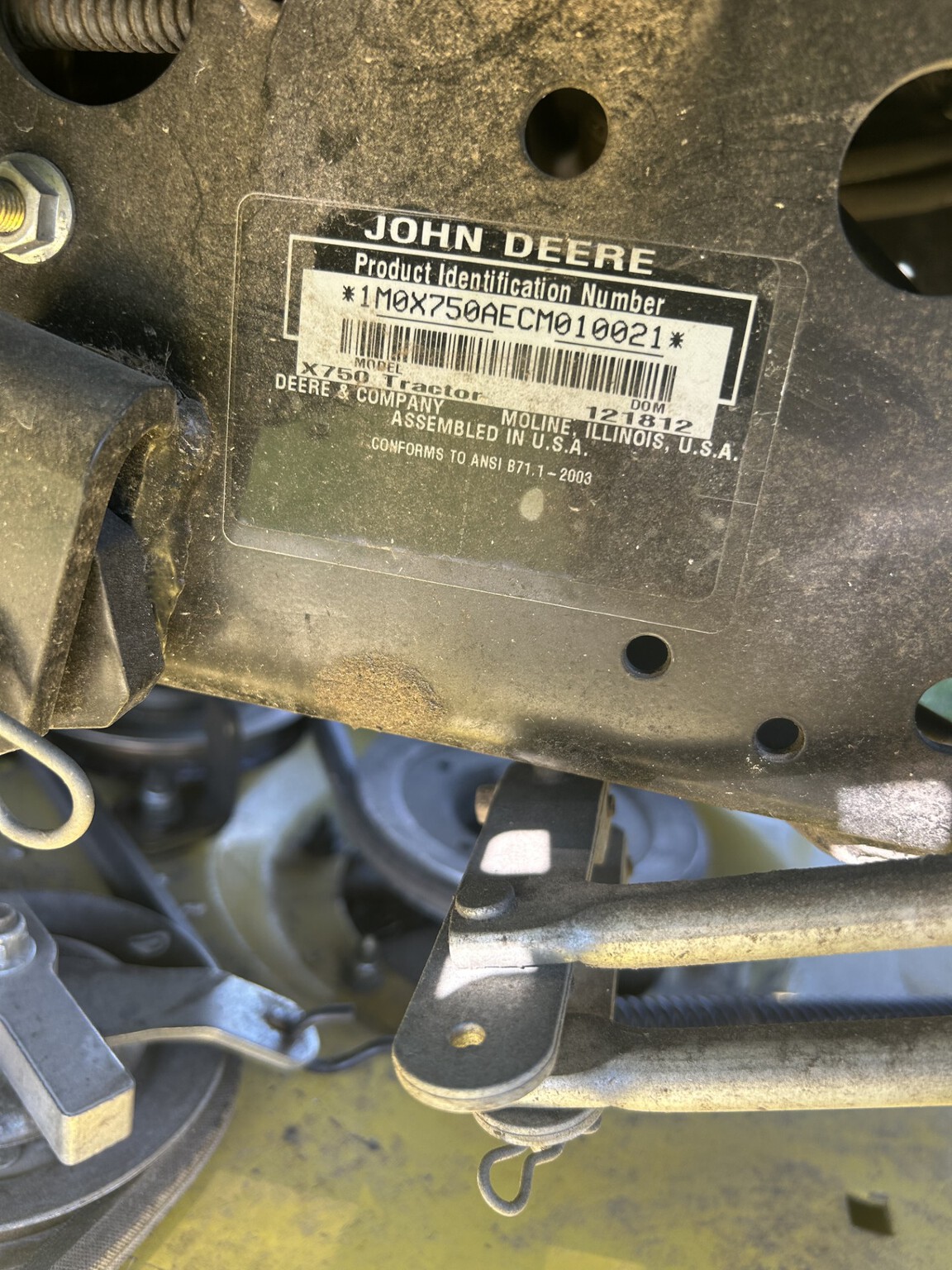 2012 John Deere X750 Image 6