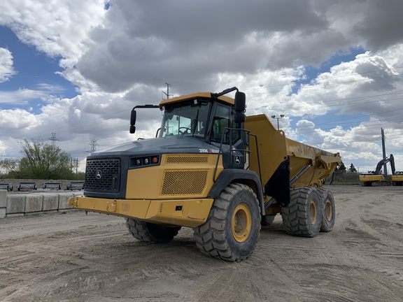 Photo of a 2020 John Deere 310E