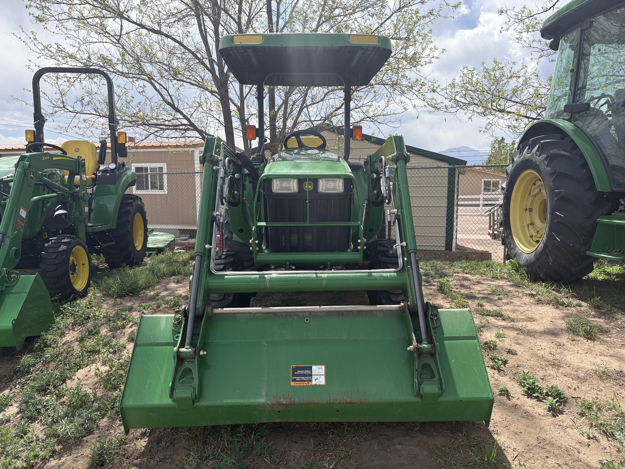2011 John Deere 3032E Image 1
