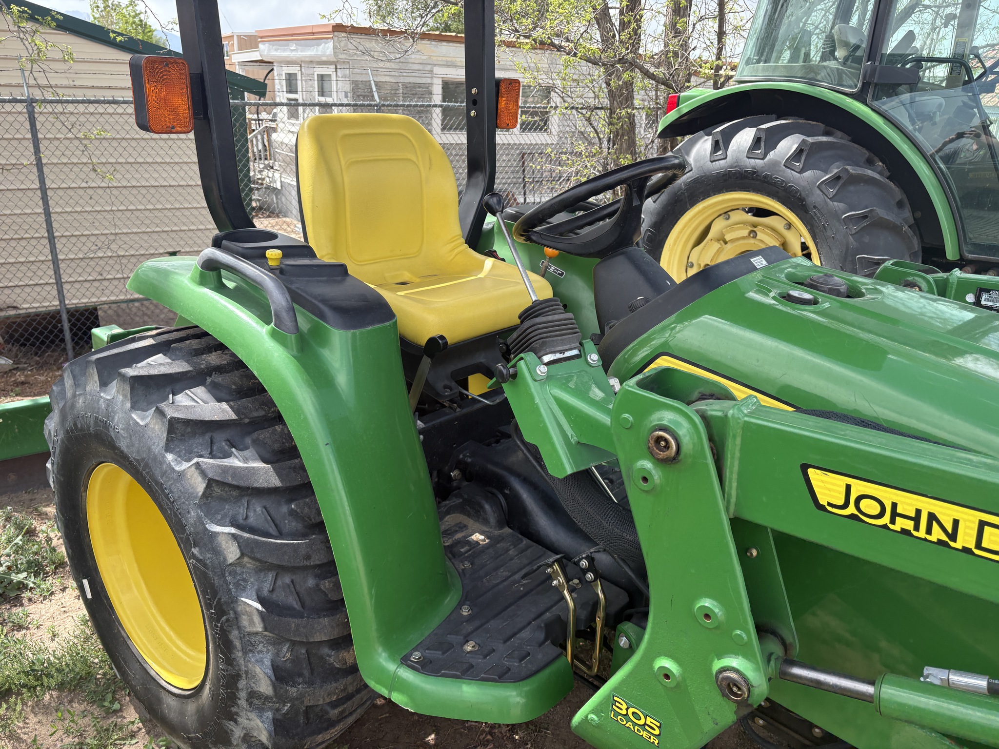 2011 John Deere 3032E Image 7