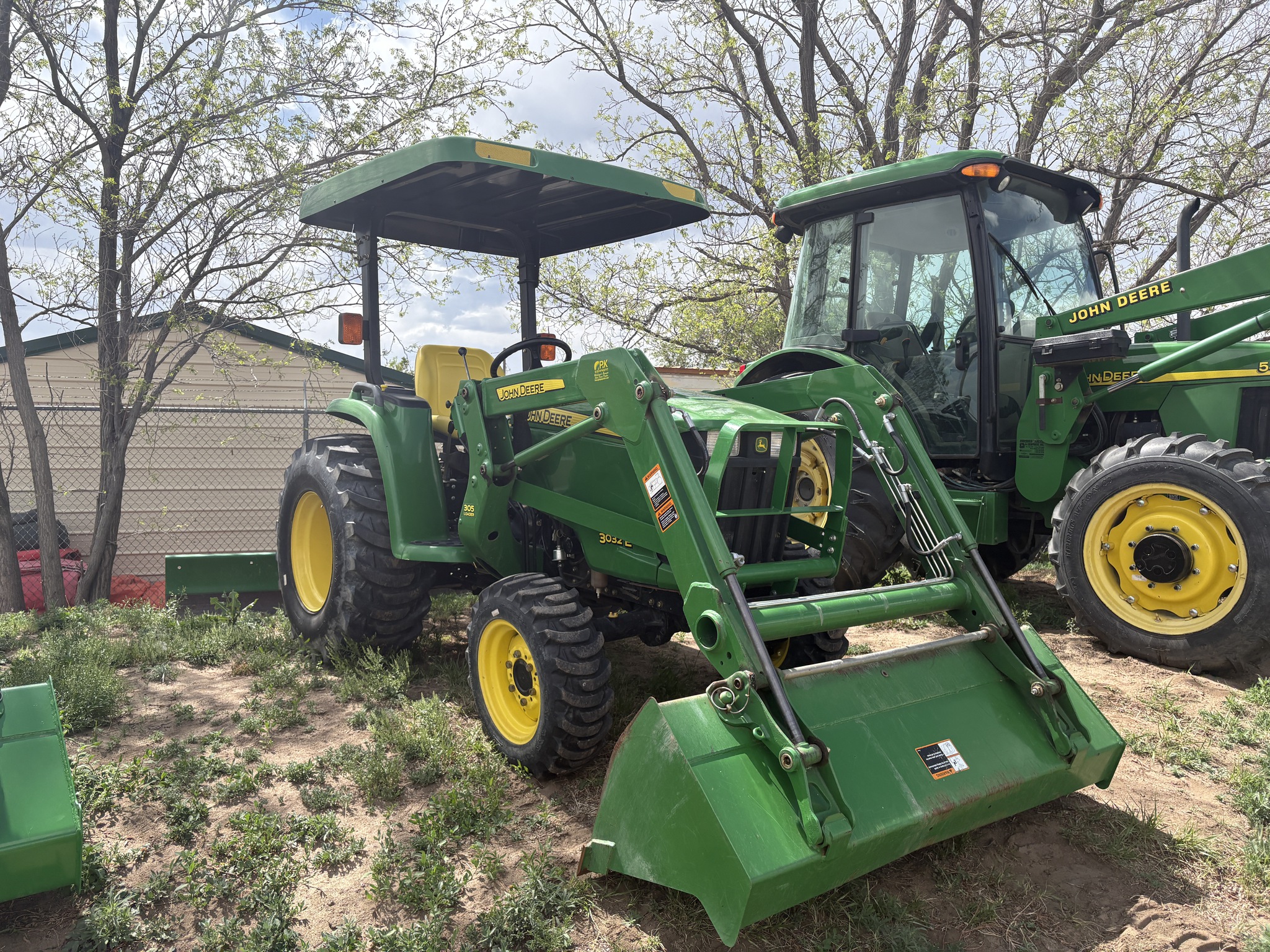 2011 John Deere 3032E Image 11