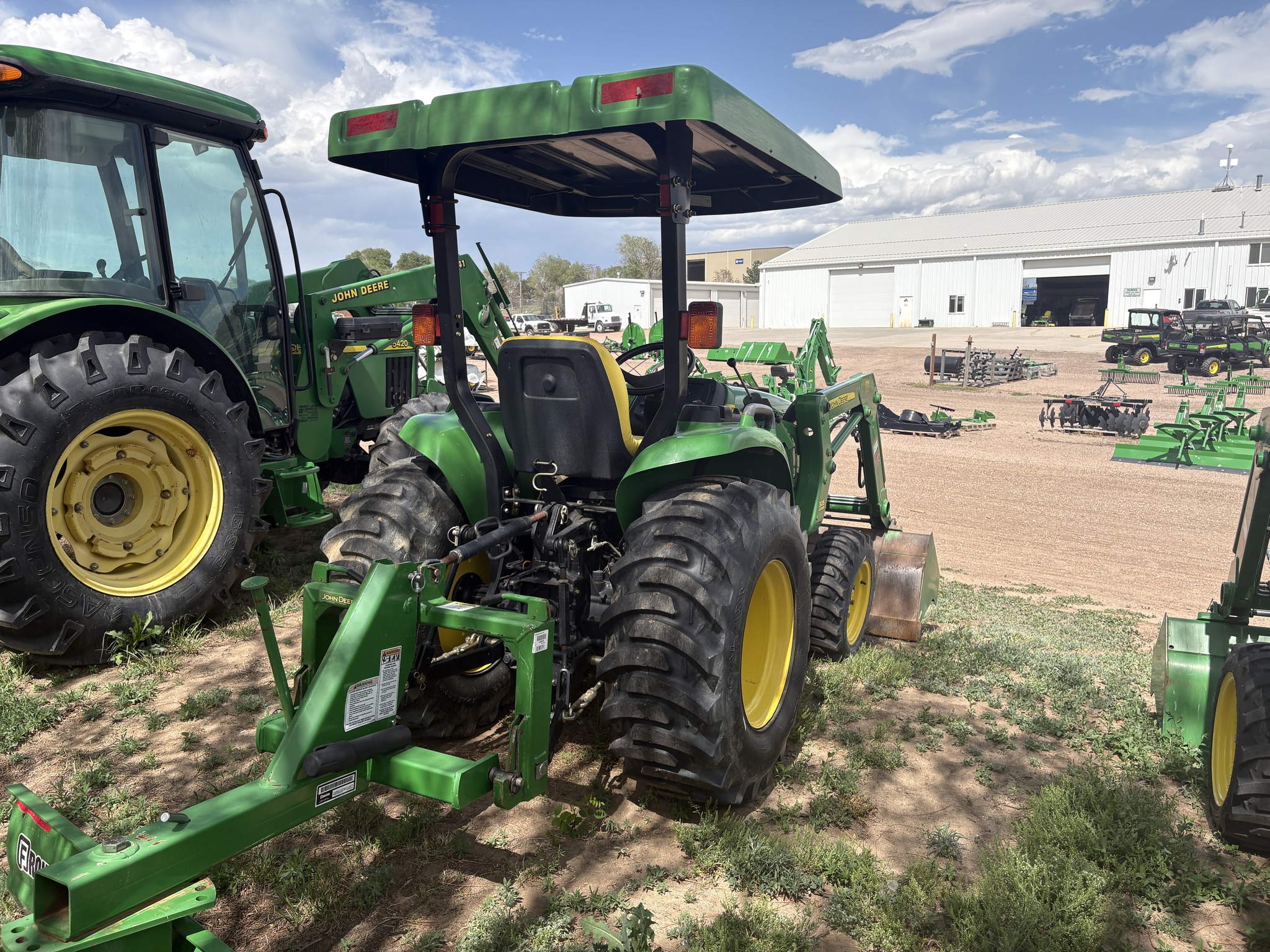2011 John Deere 3032E Image 9