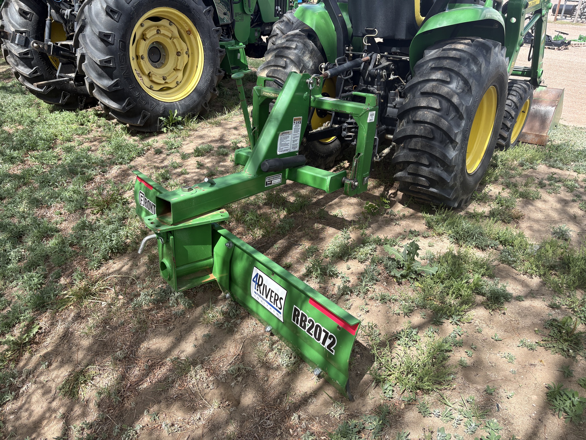 2011 John Deere 3032E Image 12