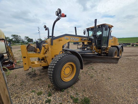 Photo of a 2013 John Deere 772G