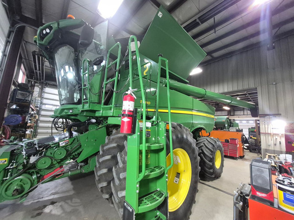 Used 2019 John Deere S780 Combines at Horizon Ag & Turf in St. Paul, AB - Photo3