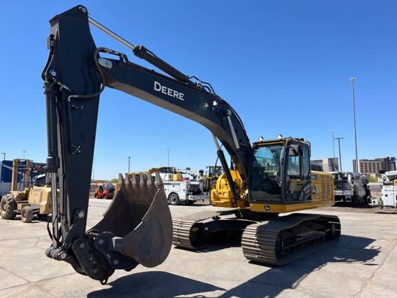 2022 John Deere 210GLC