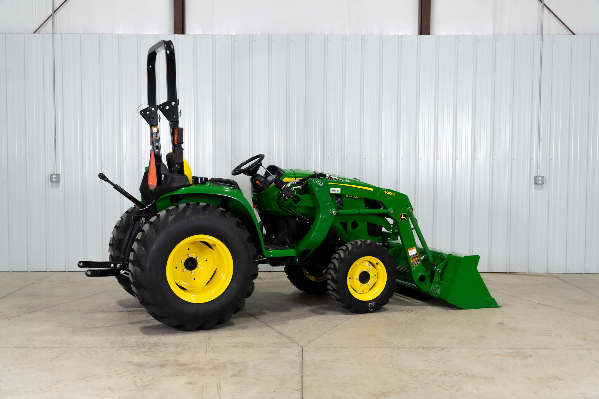 New In-Stock 2026 John Deere 3032E Compact Utility Tractors at Koenig Equipment in Oxford, OH - PhotoXL2
