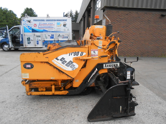 2004 Leeboy 1000D