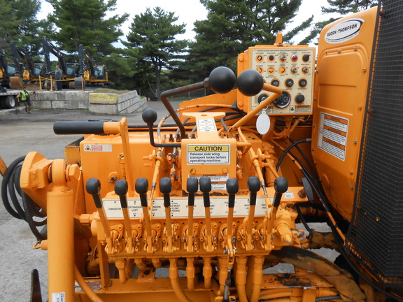 2004 Leeboy 1000D