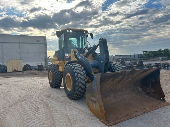 Photo of 2021 John Deere 544P