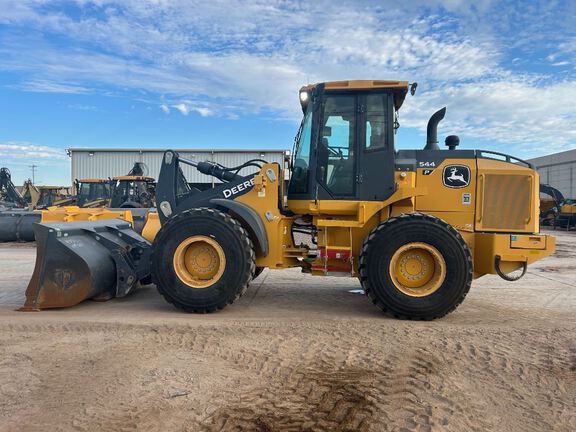 2021 John Deere 544P