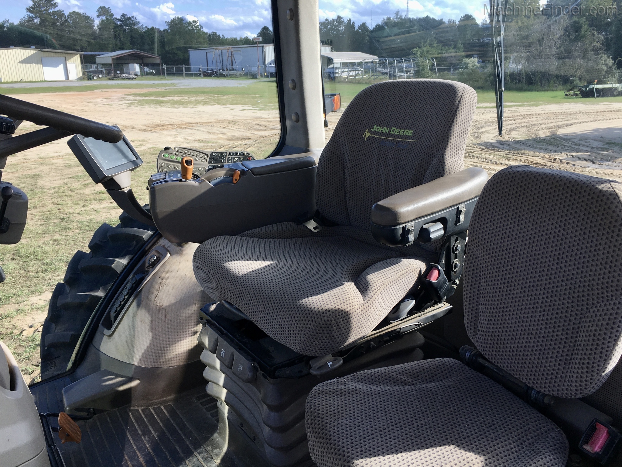 2012 John Deere 8360R Image 8