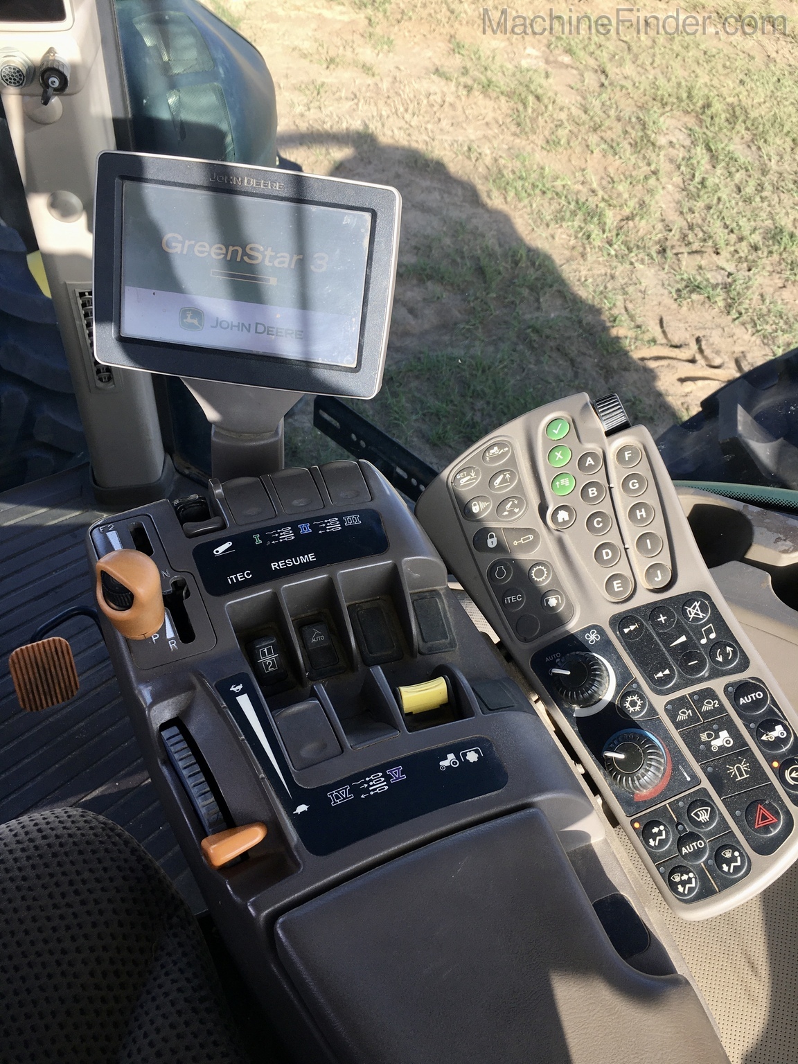 2012 John Deere 8360R Image 9