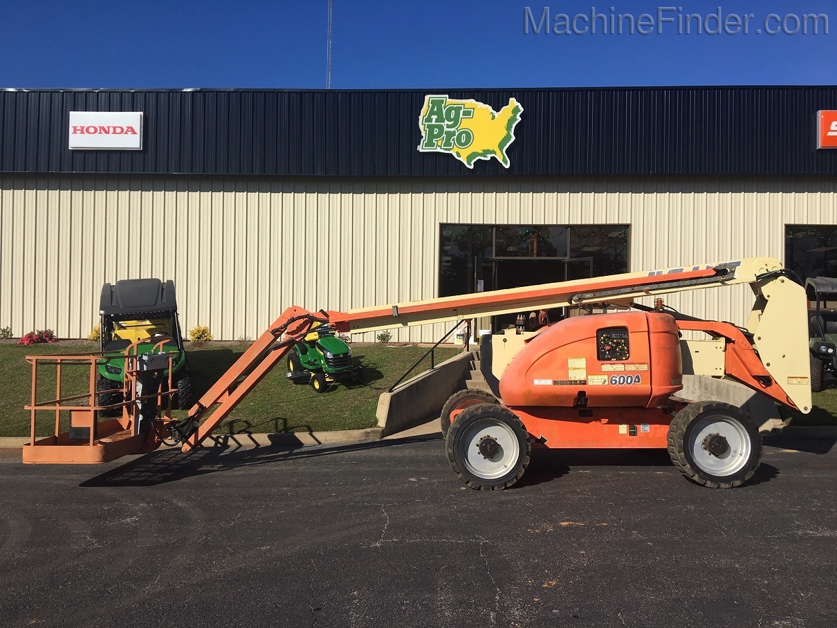 2008 JLG 600AJ Image 2