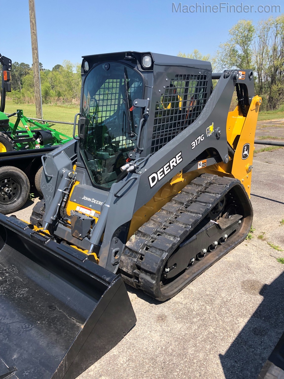 2020 John Deere 317G CAB Image 3