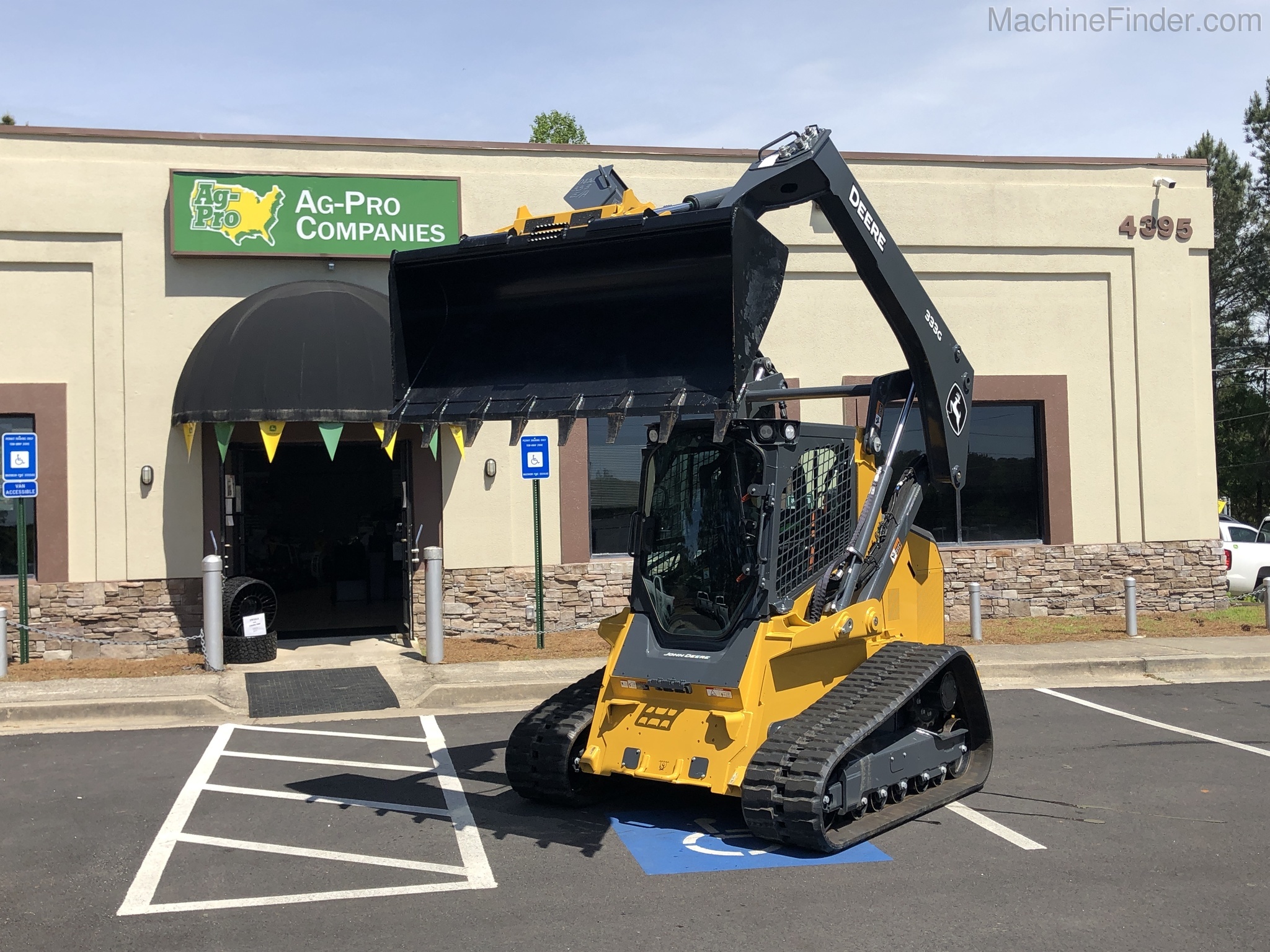 2020 John Deere 333G Image 4