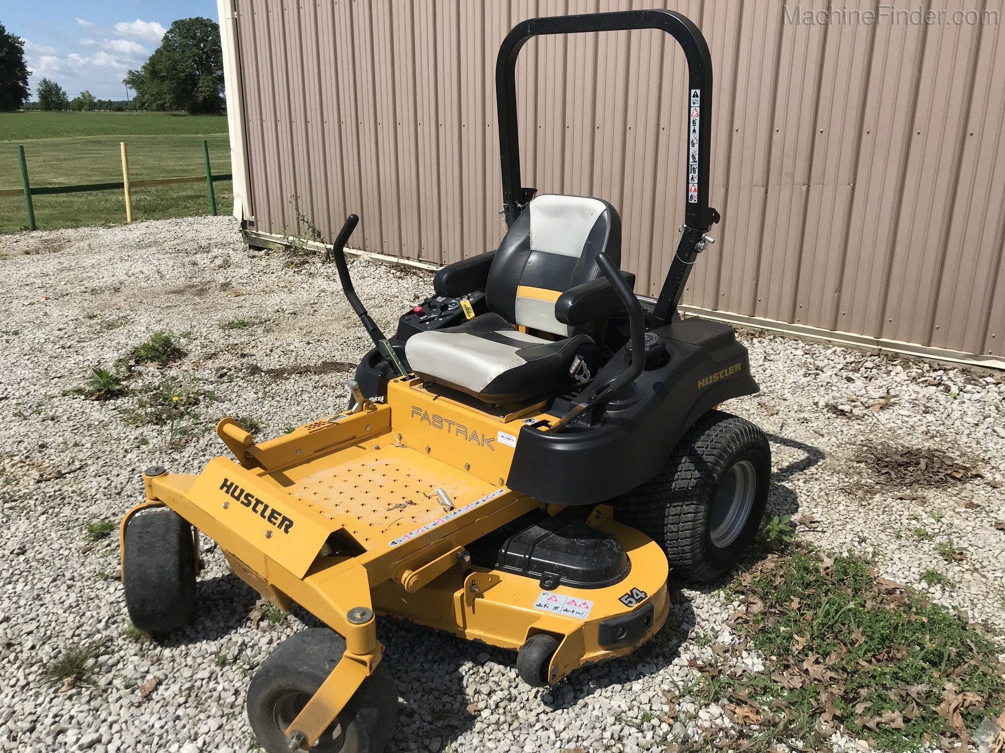 2017 Hustler FASTRAK Image 1