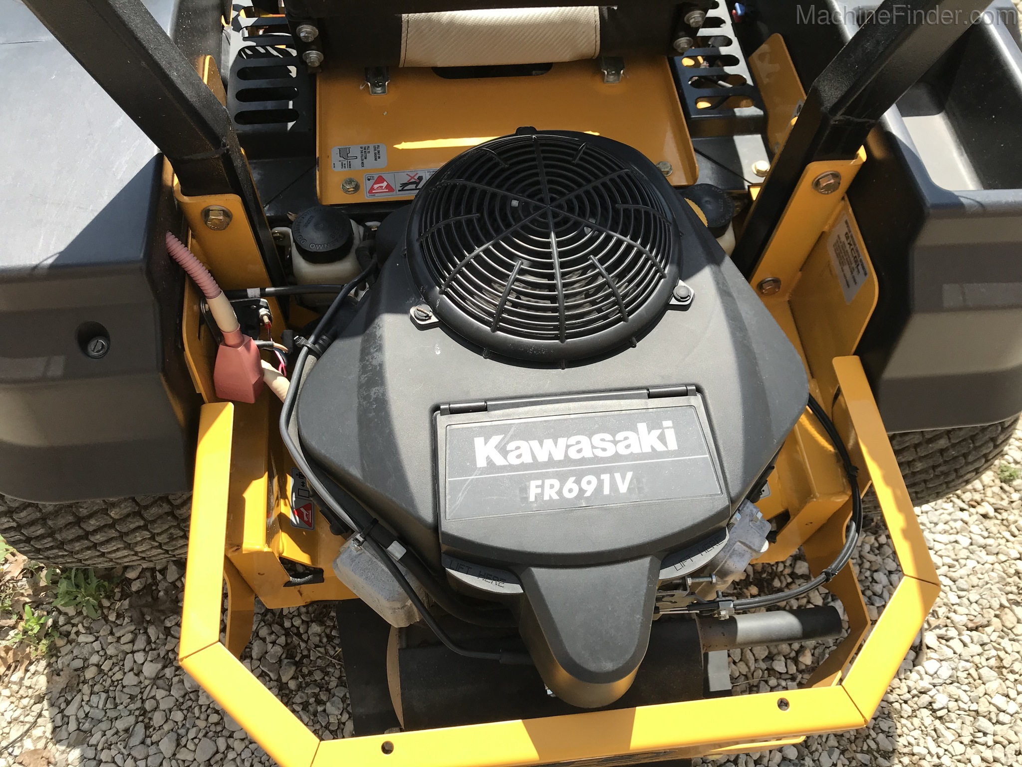 2017 Hustler FASTRAK Image 4