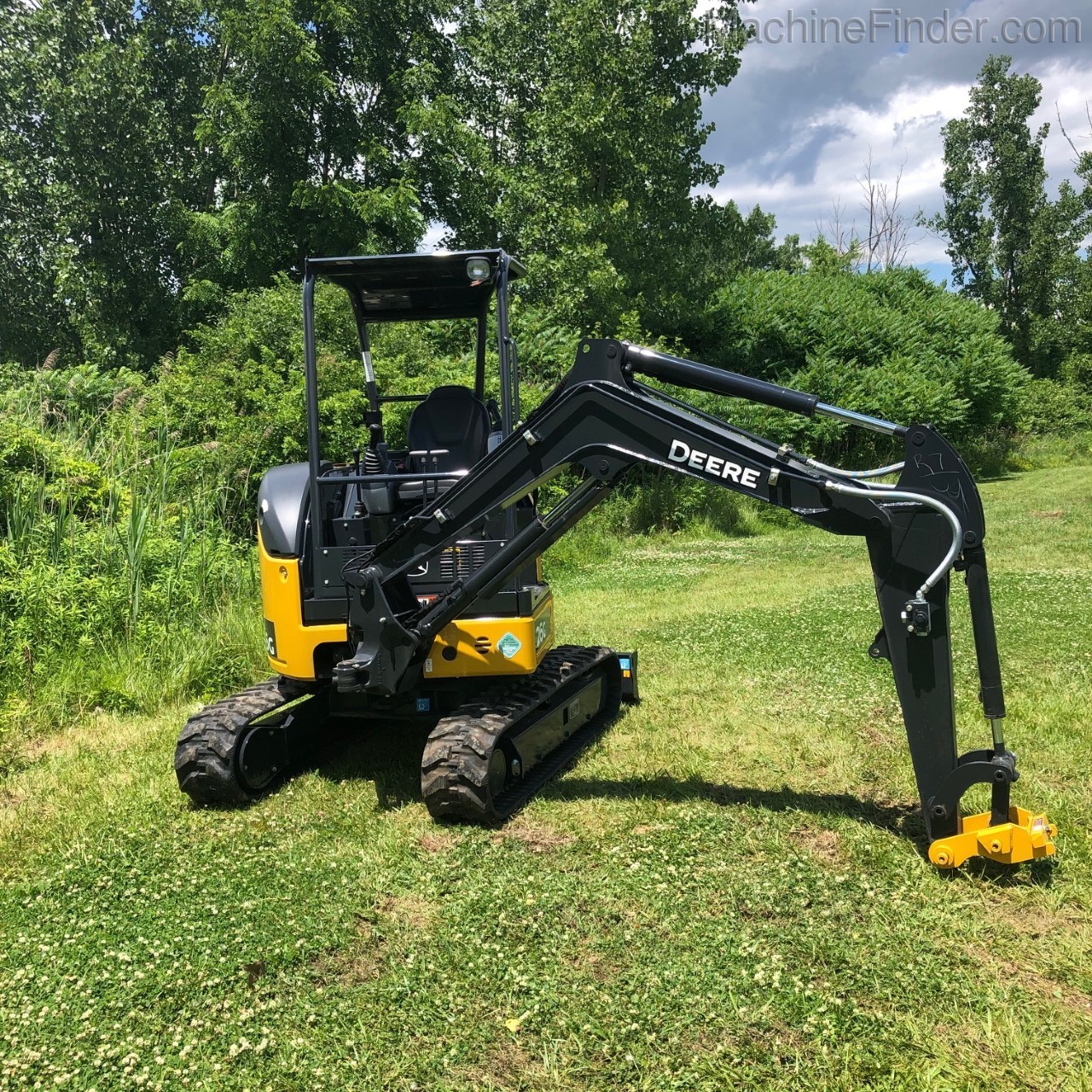 2020 John Deere 26G Image 8