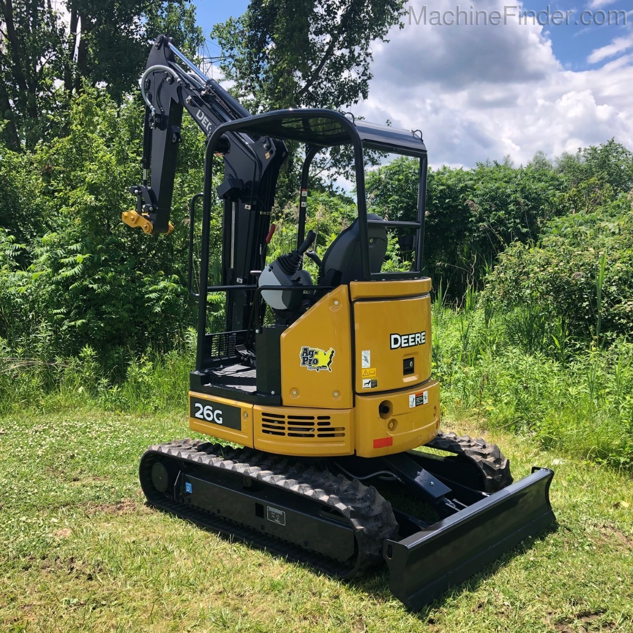 2020 John Deere 26G Image 4