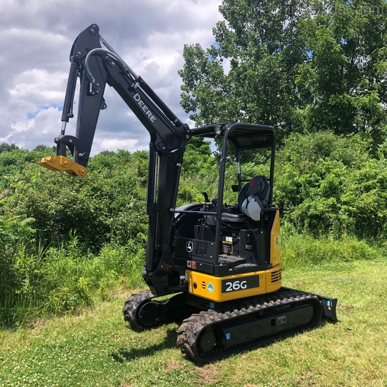 2020 John Deere 26G Image 2