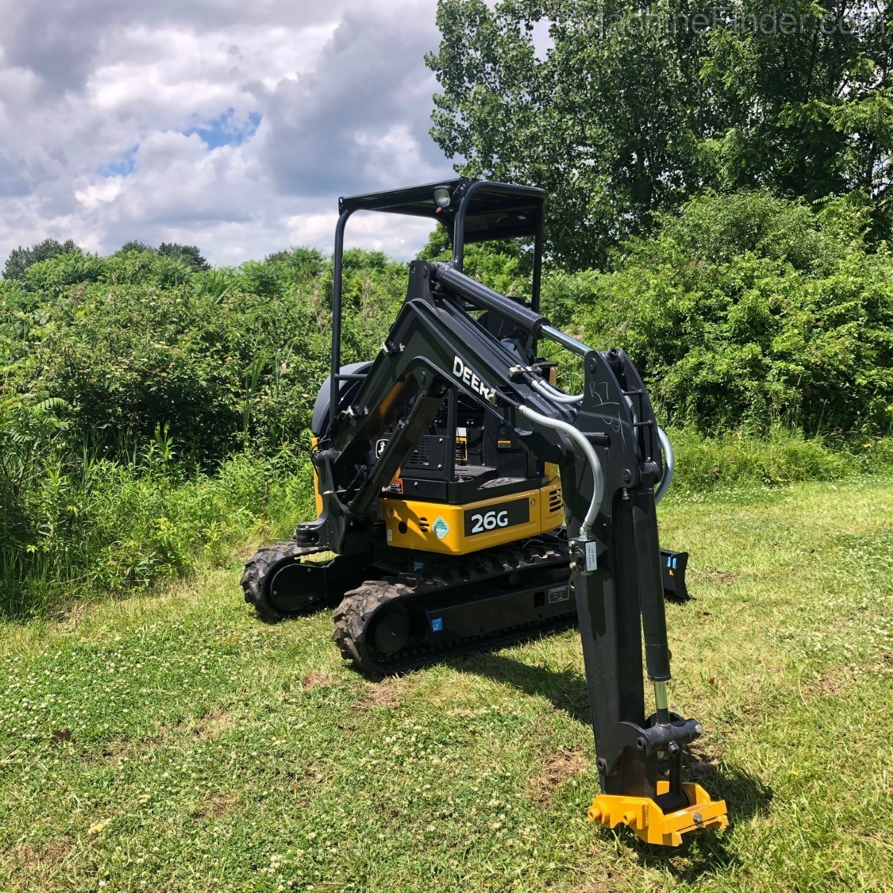 2020 John Deere 26G Image 9