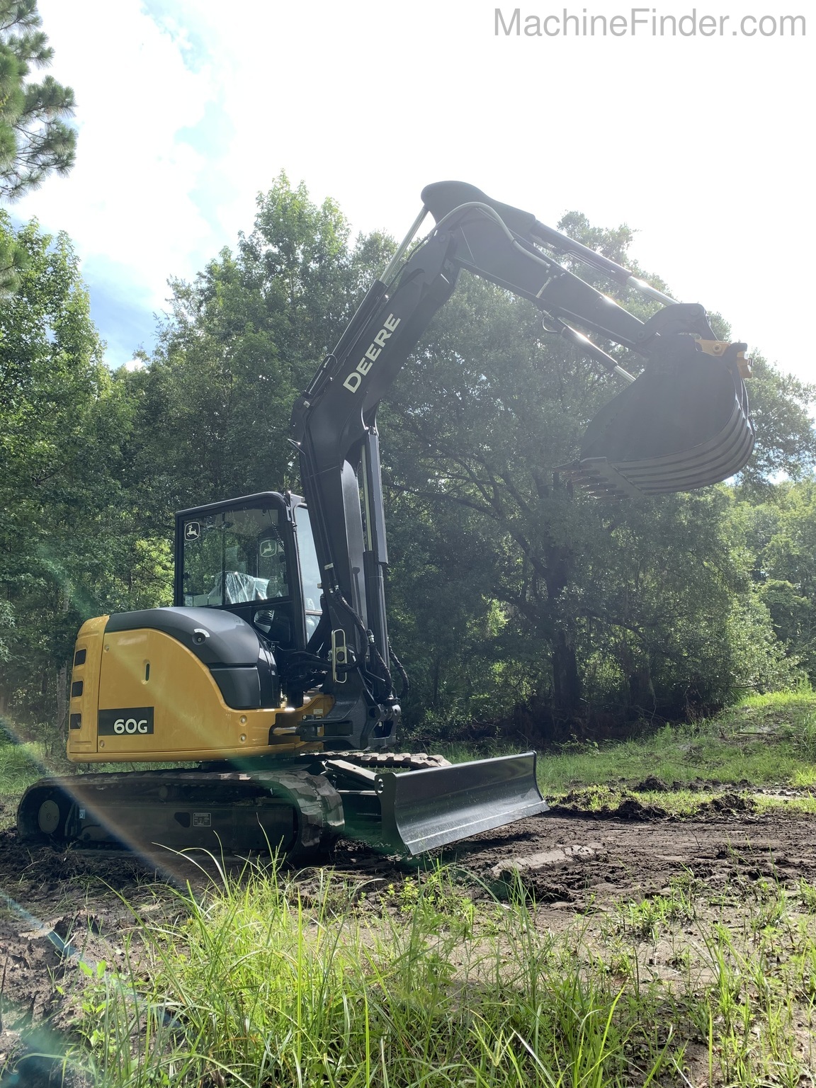 2020 John Deere 60G Image 3