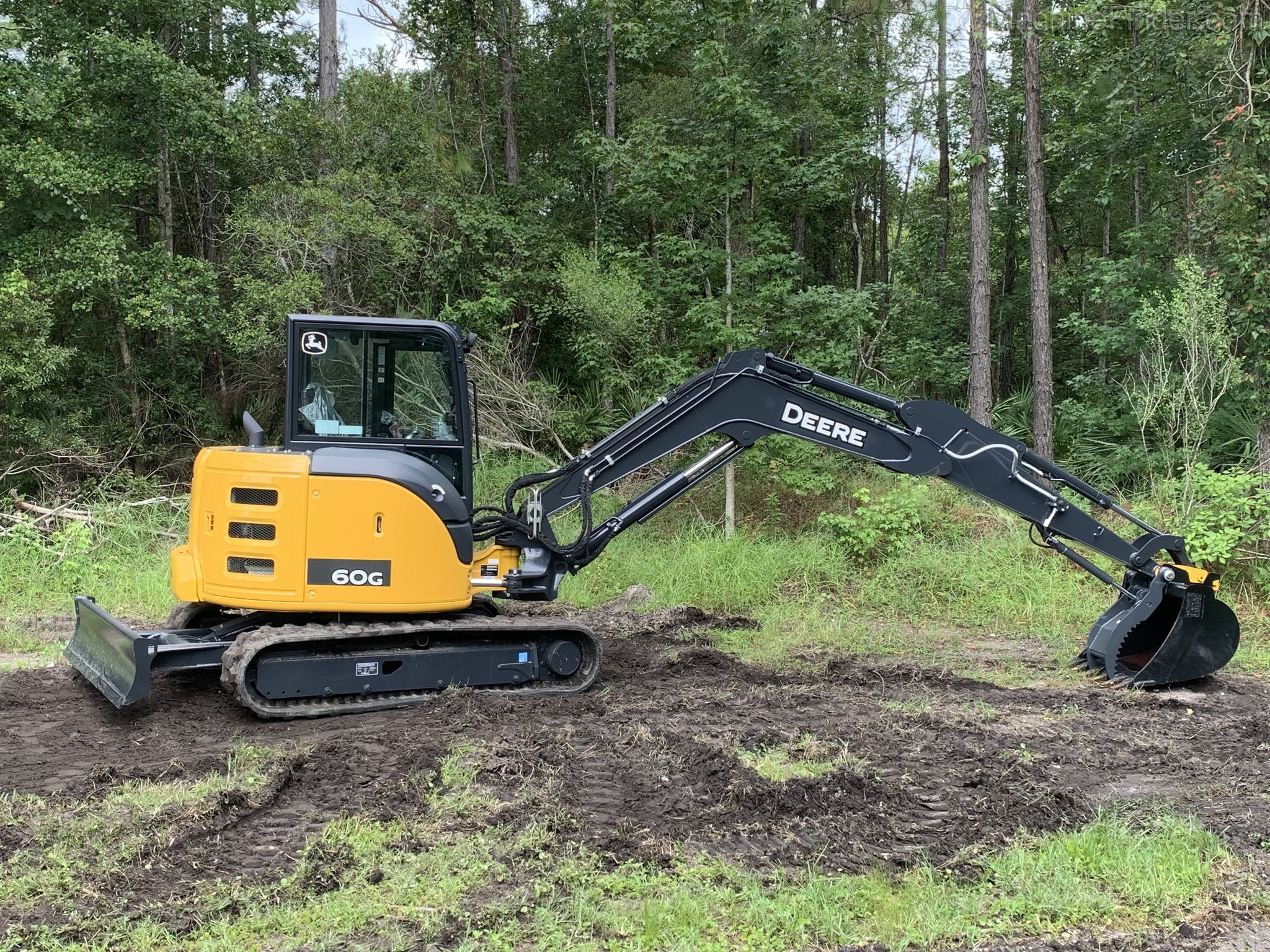 2020 John Deere 60G Image 2