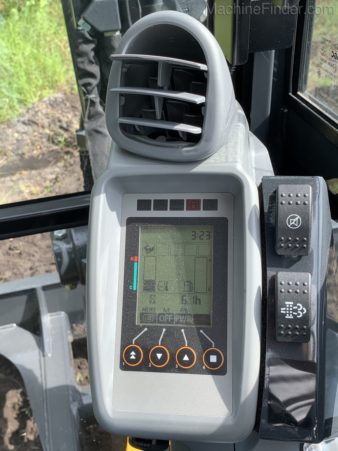 2020 John Deere 60G Image 12