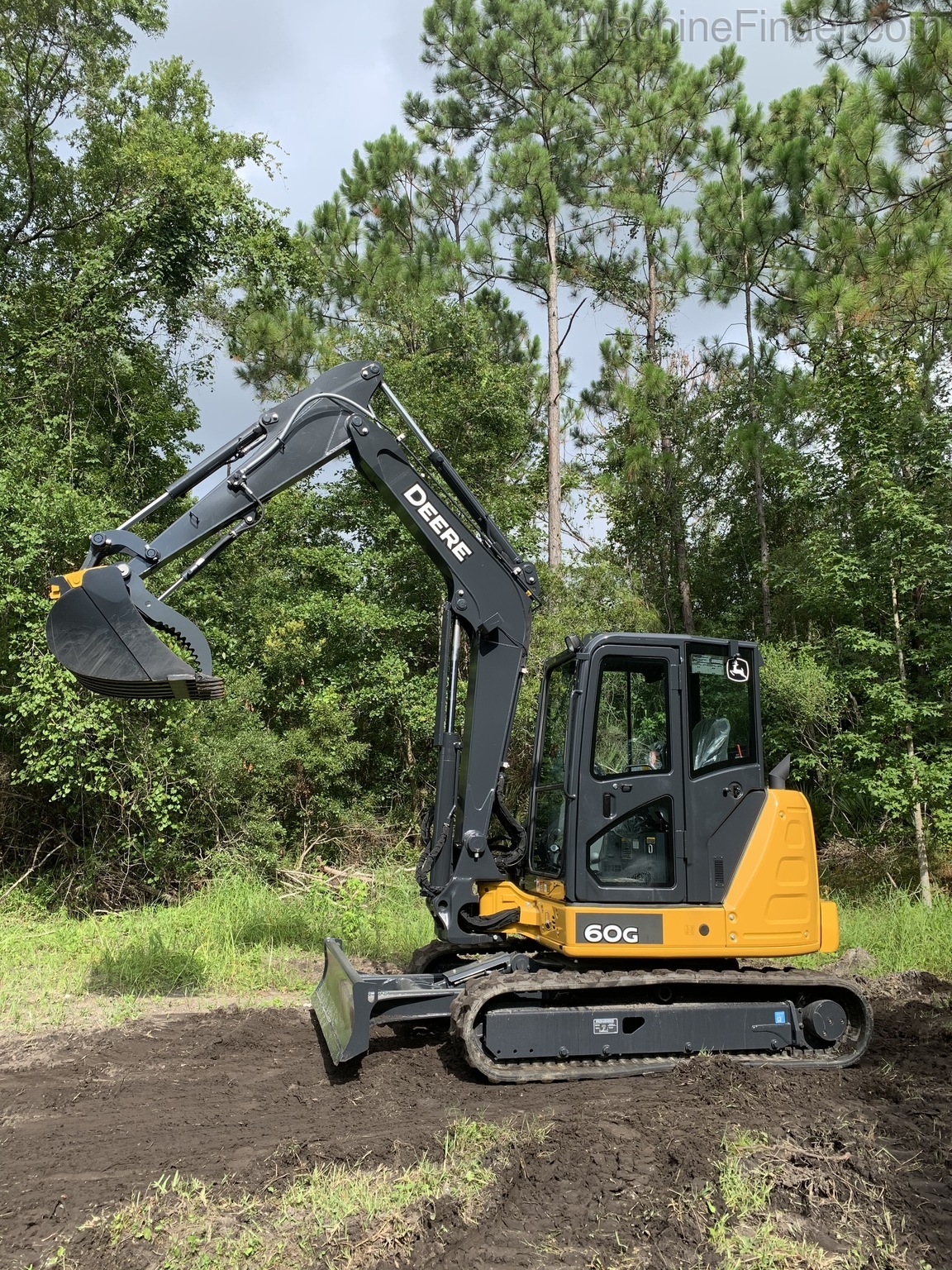 2020 John Deere 60G Image 5