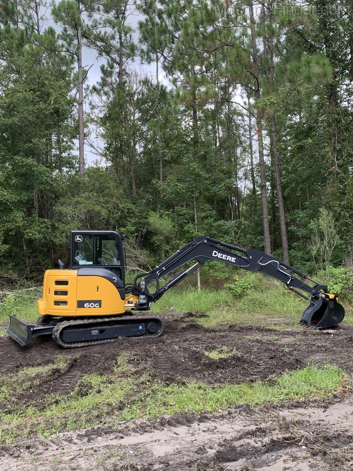 2020 John Deere 60G Image 6