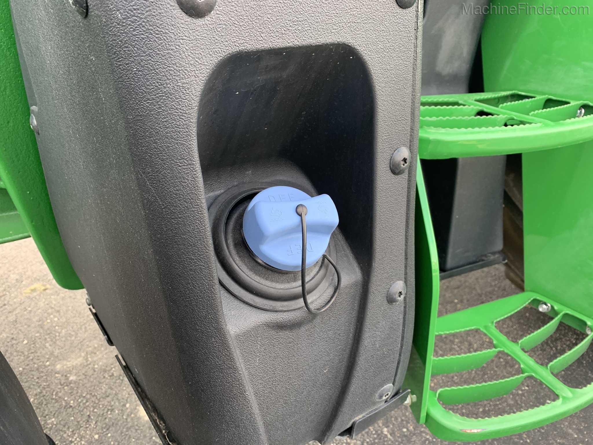 2019 John Deere 5090M Image 13