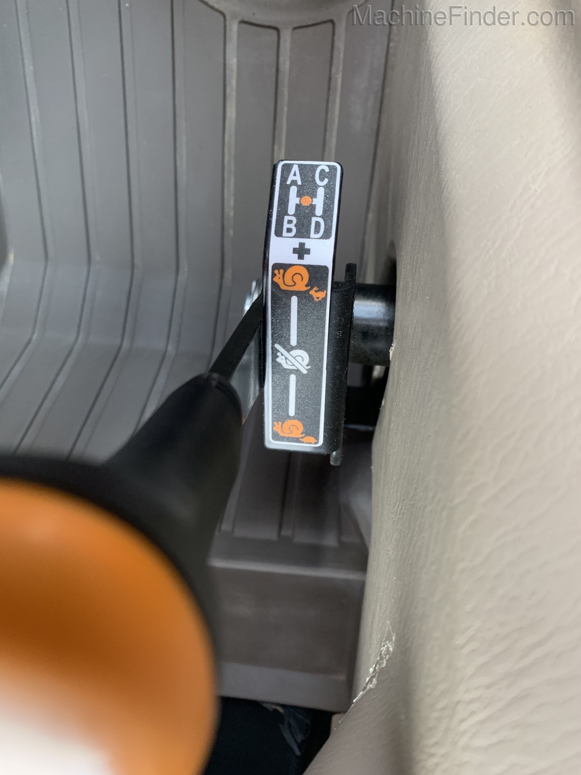 2019 John Deere 5090M Image 17