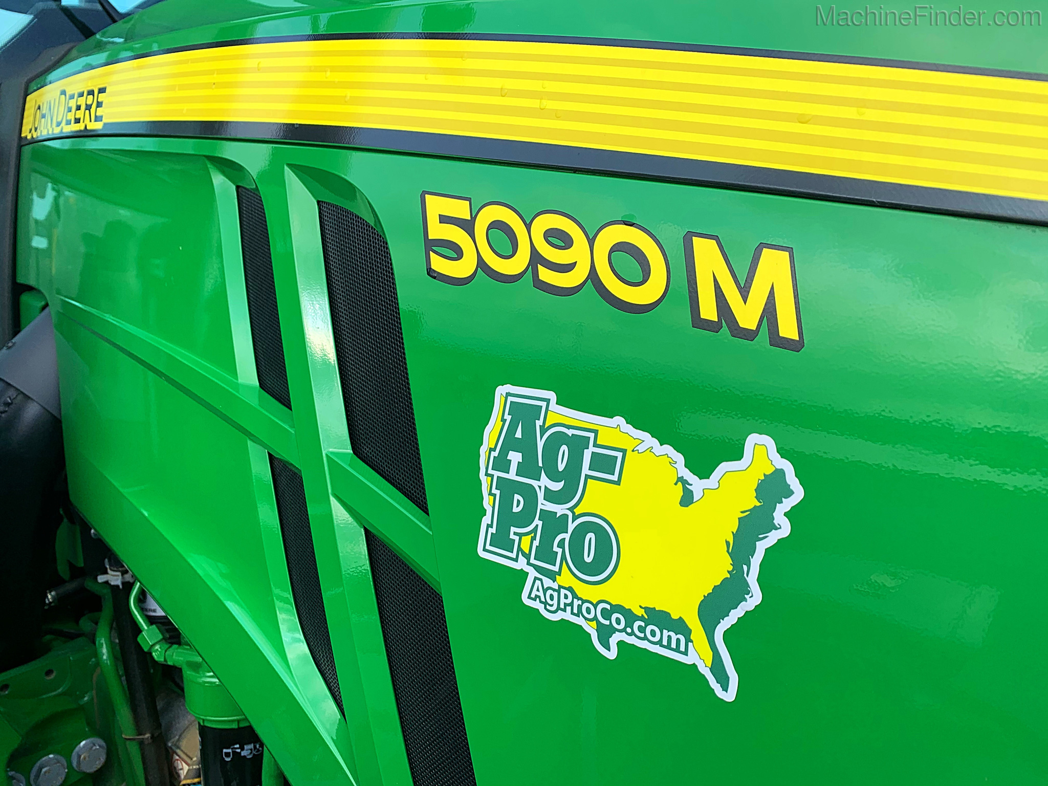 2019 John Deere 5090M Image 19