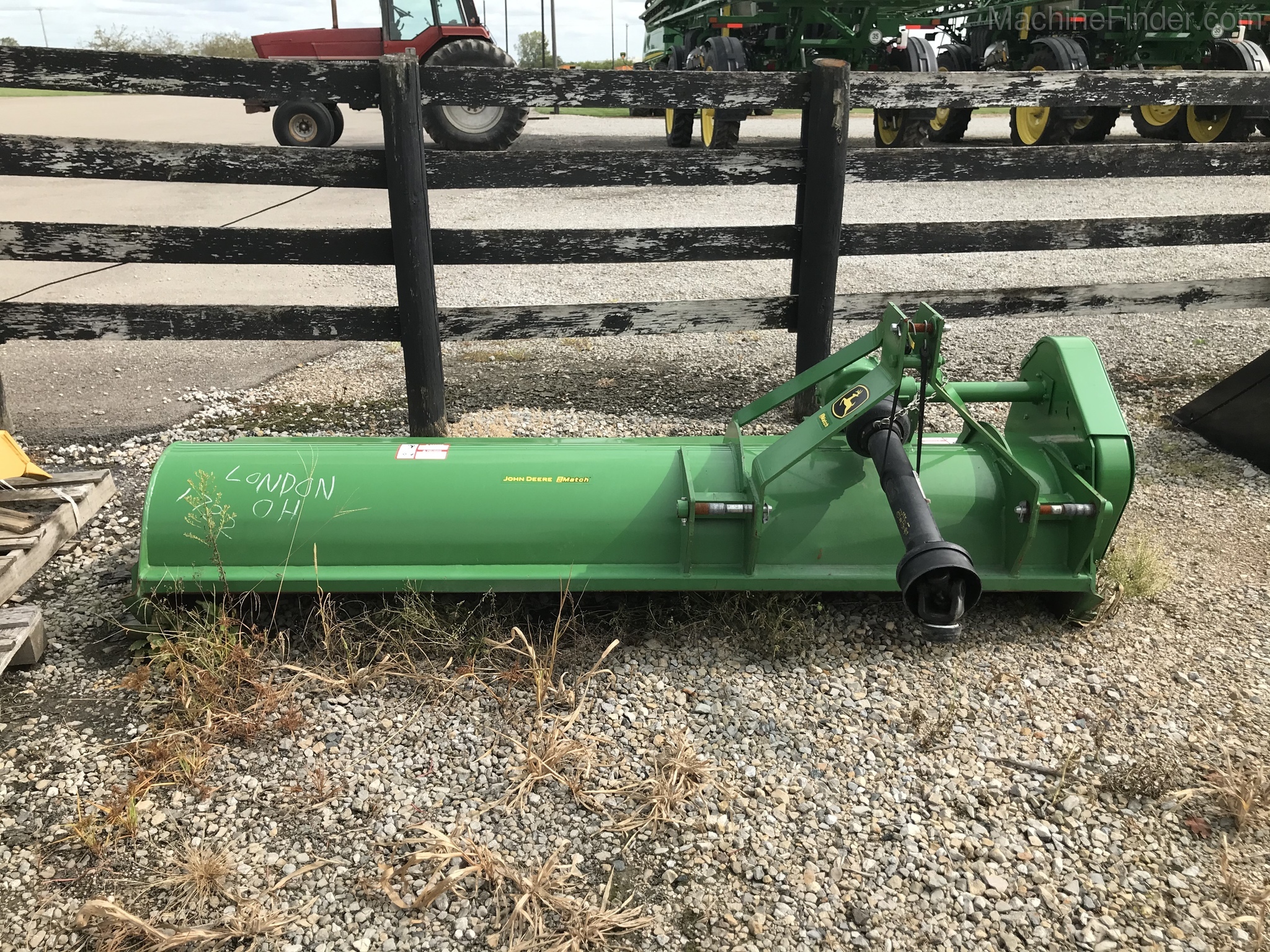 2018 John Deere 390 Image 2
