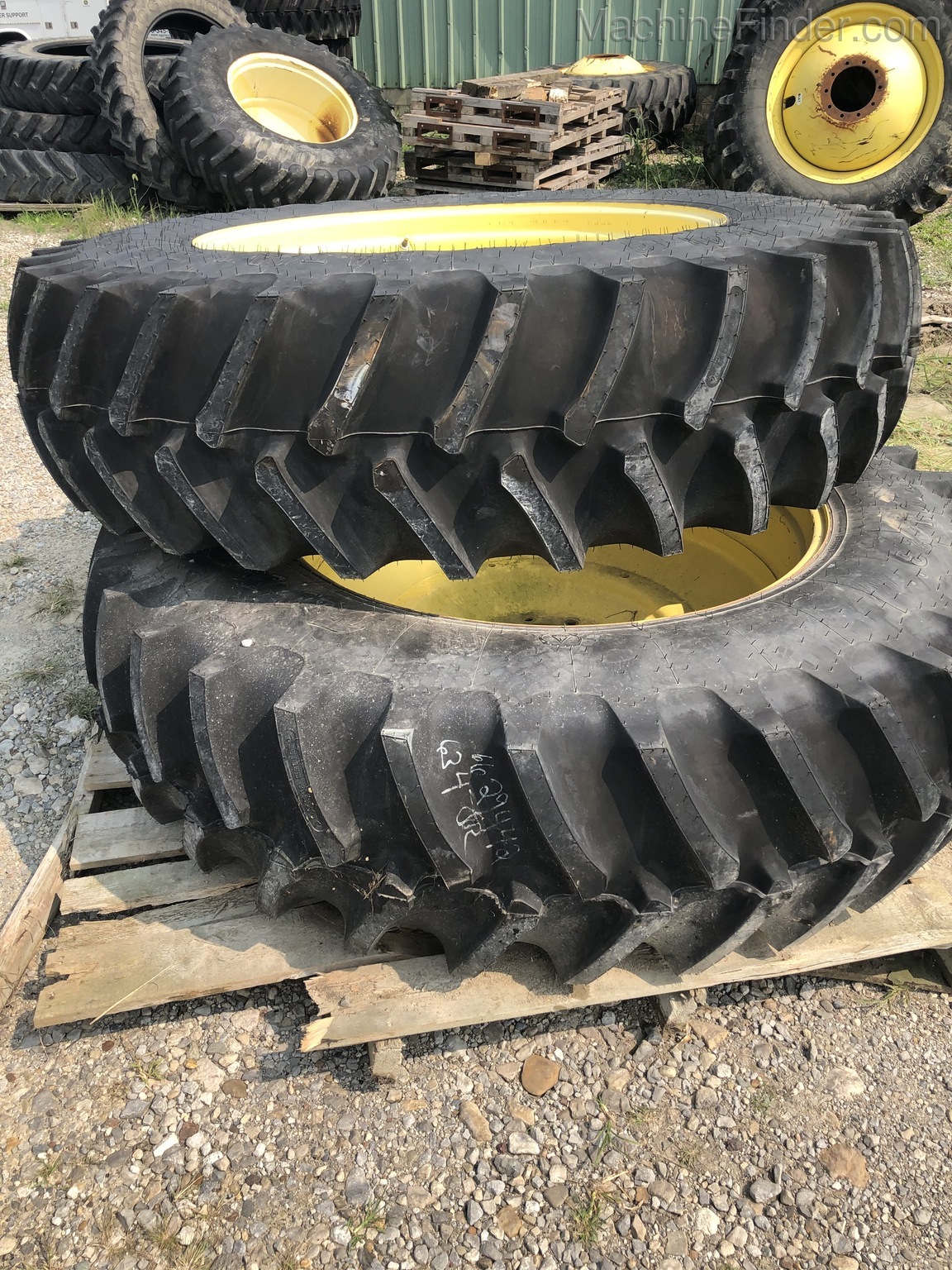 John Deere 480/80R42 Image 2
