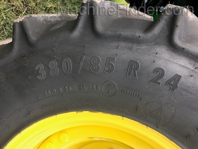 2020 John Deere 6110M Image 6