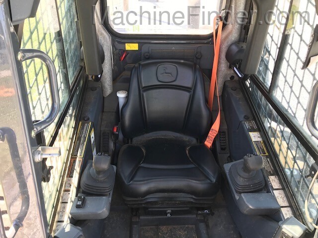 2020 John Deere 325G Image 3