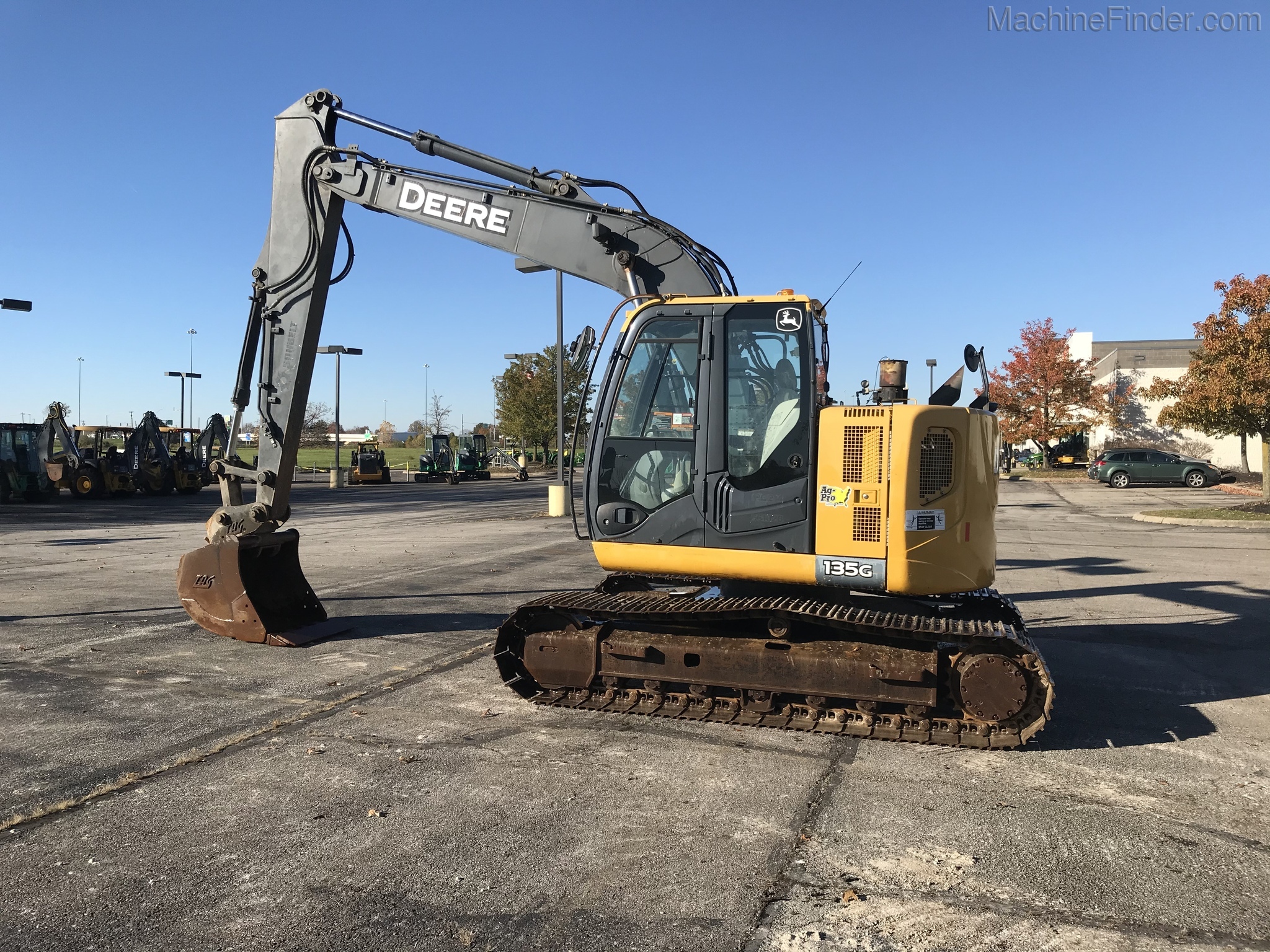 2013 John Deere 135G Image 2