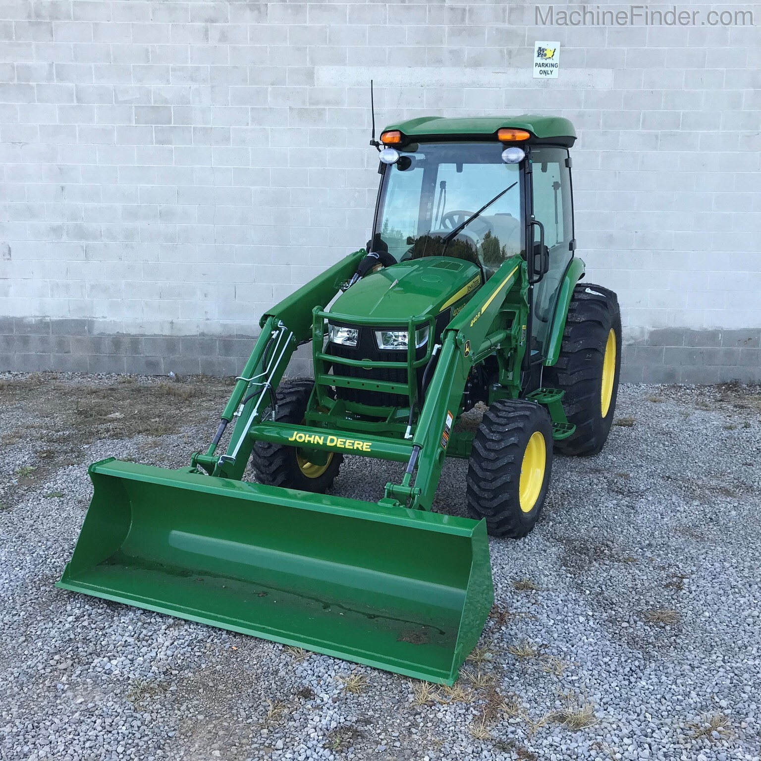 2020 John Deere 4044R Image 2