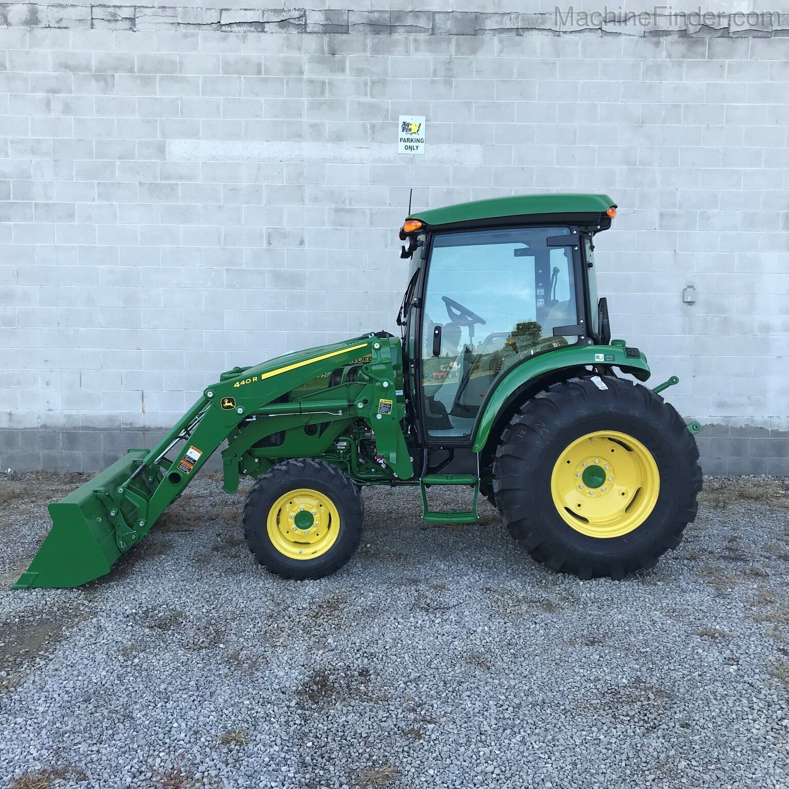 2020 John Deere 4044R Image 3